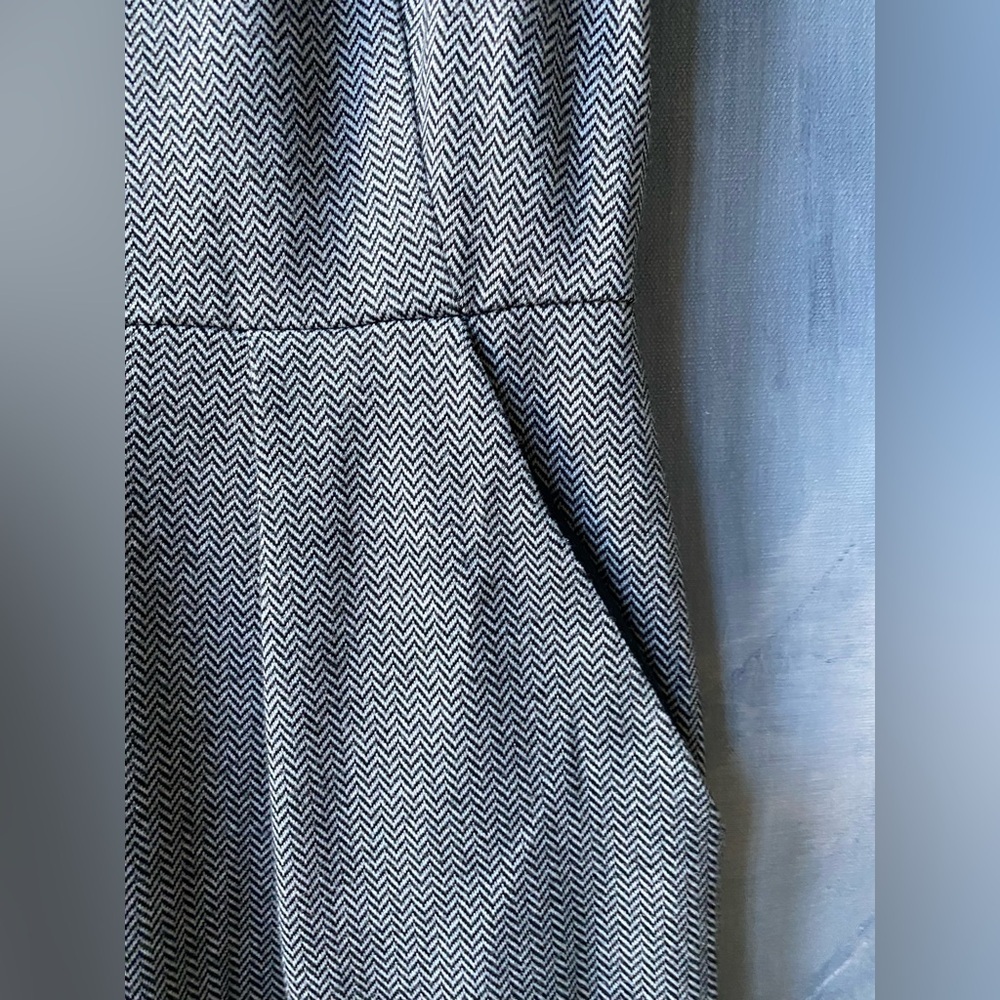 EUC CALVIN KELIN Sleeveless Belted Sheath Dress w/Pockets Size Small - Picture 5 of 7